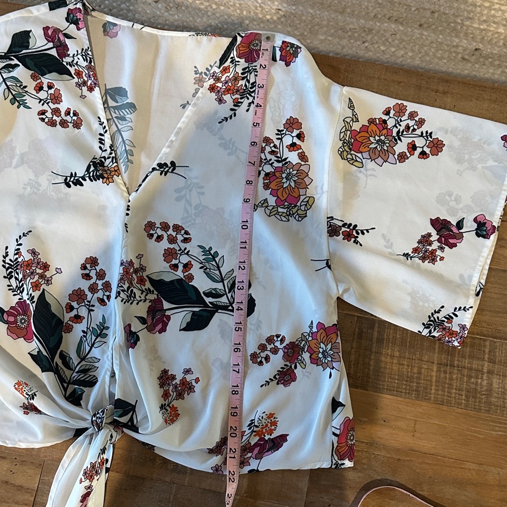Source Unknown White Floral Tie-Front Blouse with Green and Pink Accents - Picture 9 of 11
